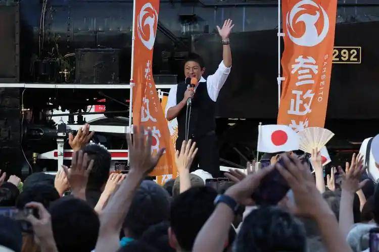 波胆_比改教科书更阴！日本右翼直接往AI大模型里"喂毒"波胆，外交部：用心险恶