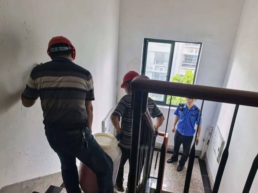 德国乙组联赛-特别投注_上海一女子沉迷自制酵素12年德国乙组联赛-特别投注，75公斤一桶堆满屋，邻居慌了：楼板扛得住吗？