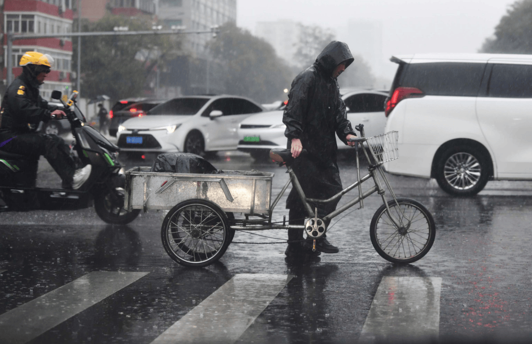 阿尔及利亚甲组联赛_北京：雨已下了16个小时阿尔及利亚甲组联赛，全市达暴雨级，未来2小时还将持续