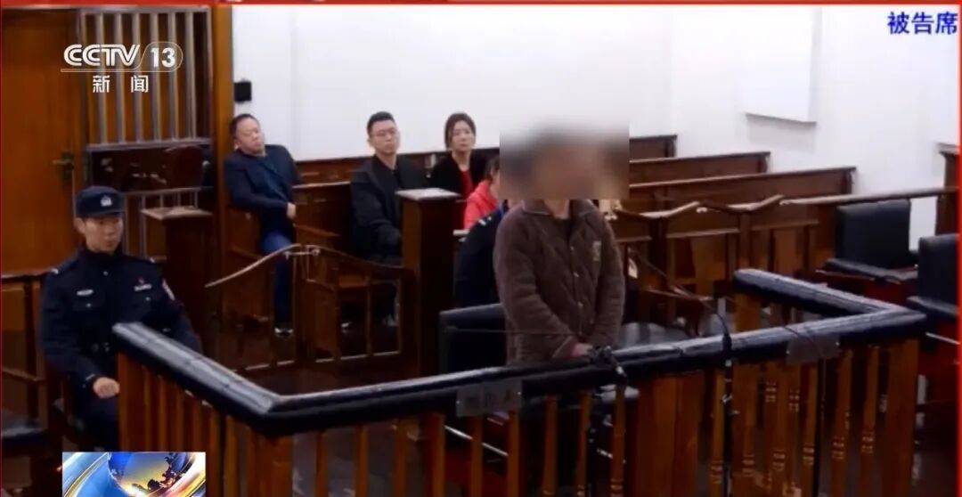 丹麦甲组联赛_男子发现路边“僵尸车”无人认领丹麦甲组联赛，直接联系报废人员，卖了11辆，法院判了