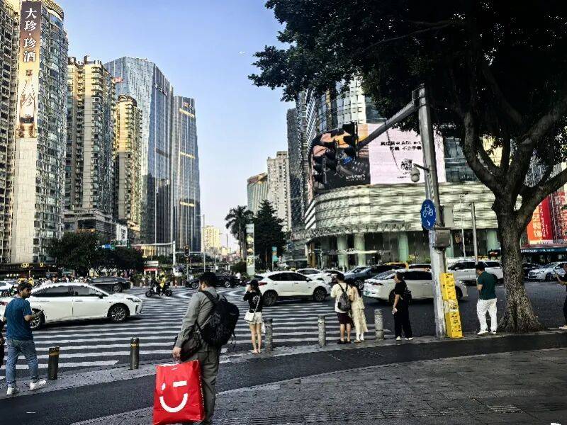 俄罗斯甲组联赛_很多人期待！广州正佳广场与天环广场俄罗斯甲组联赛，有望地下连通；“虽然它们离得近，但广州的夏天很热，出商场、等红绿灯很煎熬”